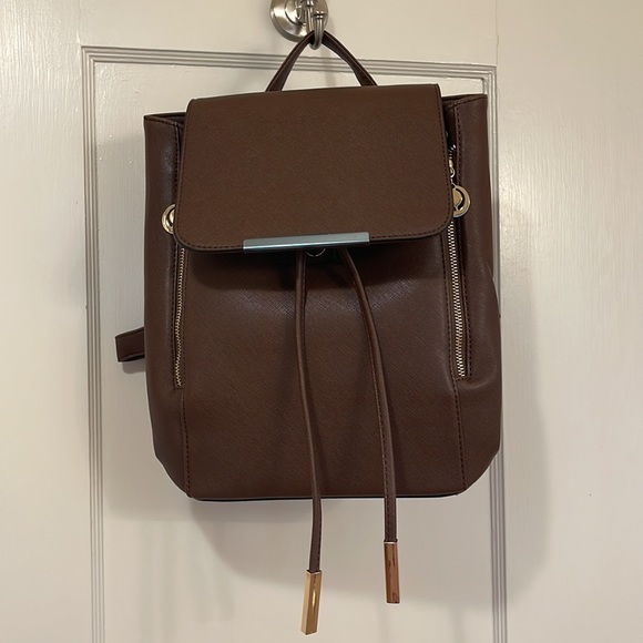 B&E Womens Mini Backpack - Brown + Gold - Picture 4 of 8